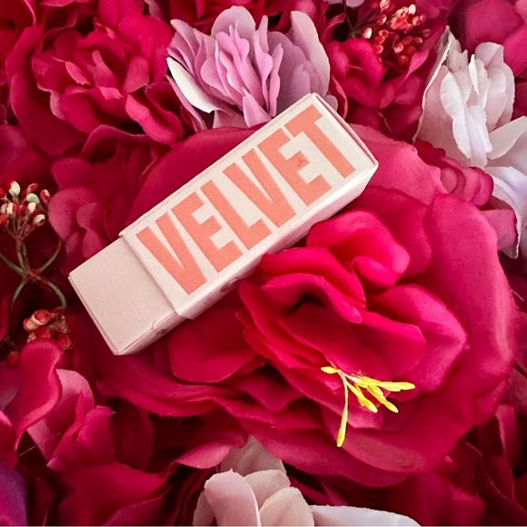 Jeffree Star Velvet Trap Lipstick | NEW IN BOX | GARDENING H** - Picture 2 of 8